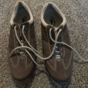 Tommy Bahama Brown Shoes (Size 10)